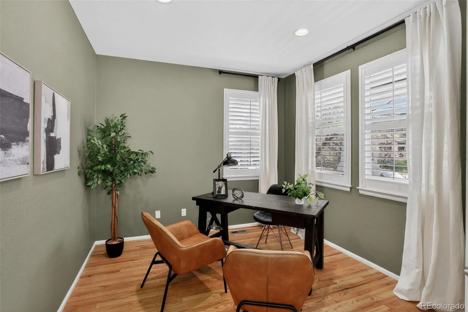 04112026205237 1600 12