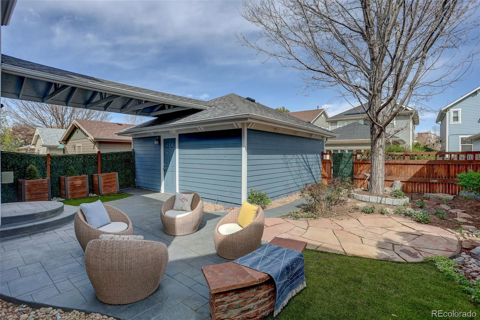 04112026205237 1600 16