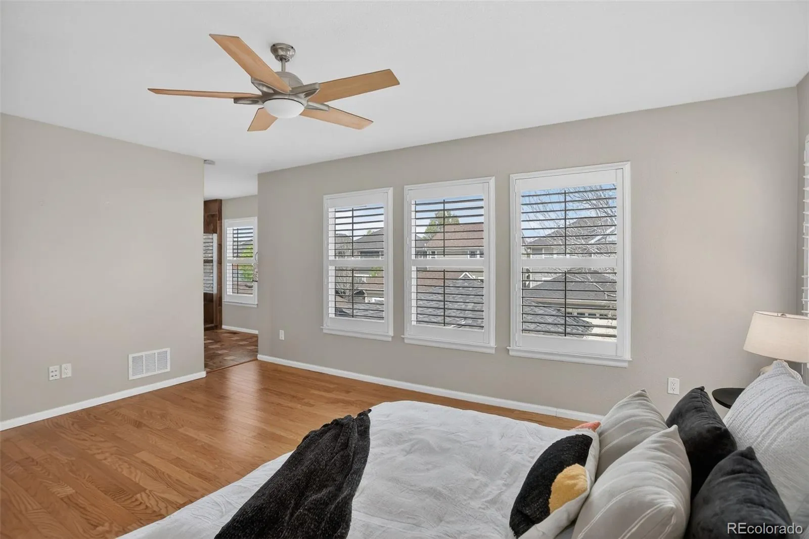 04112026205237 1600 18