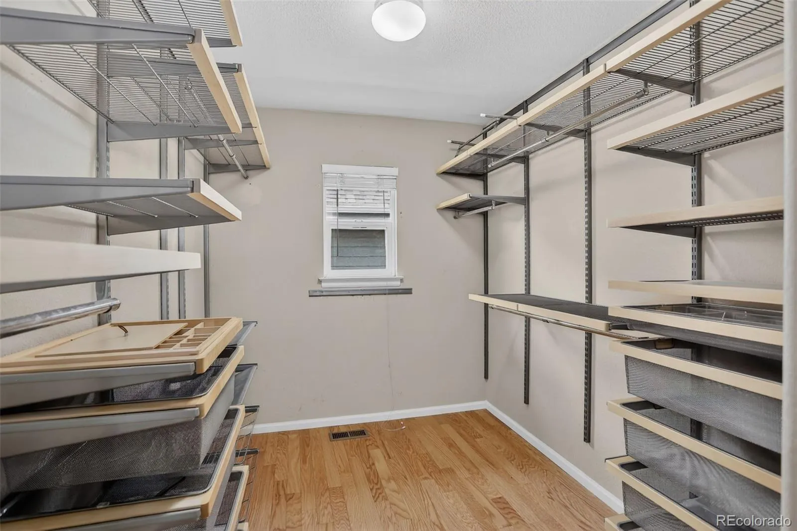 04112026205237 1600 19