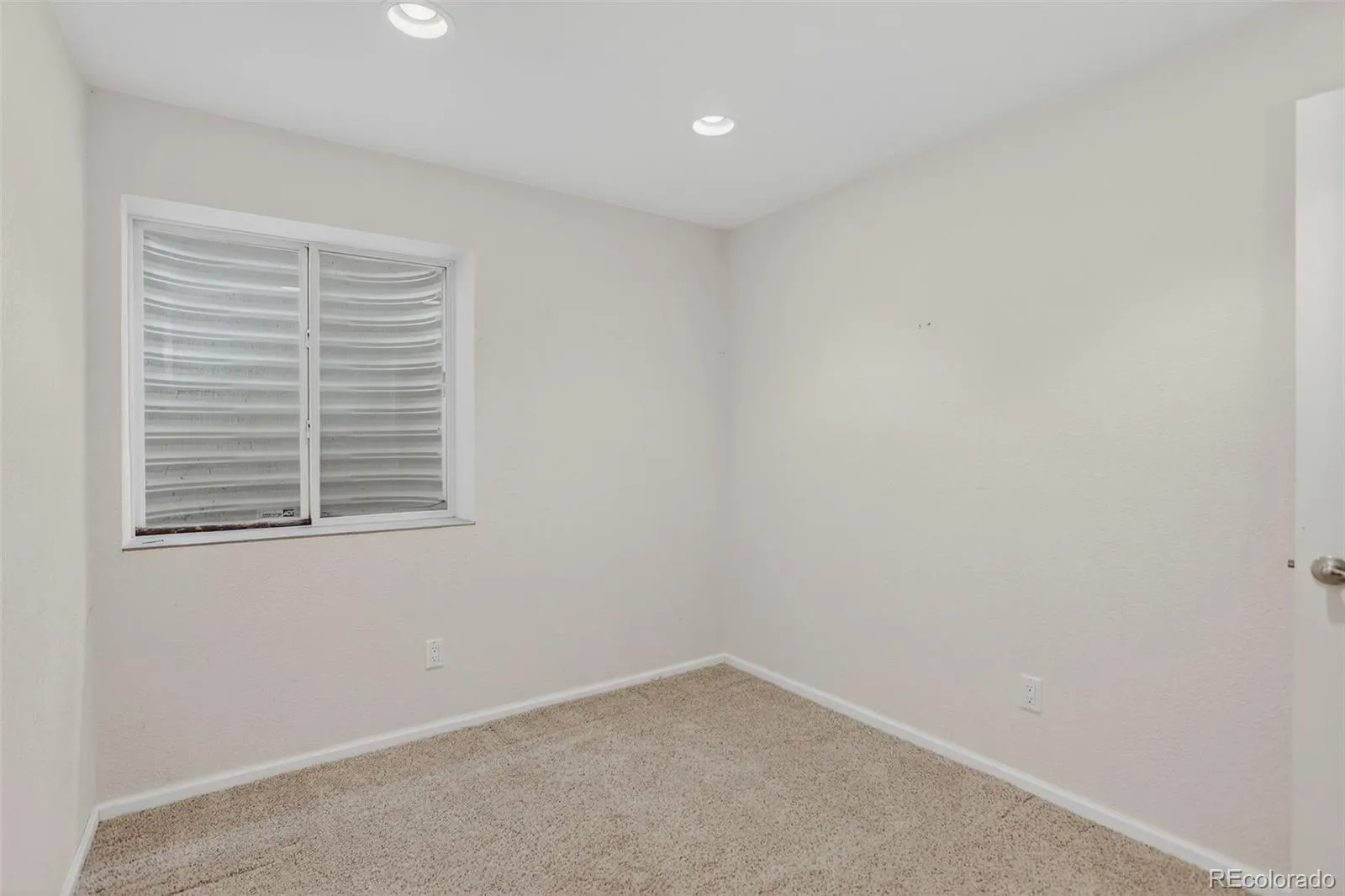 04112026205237 1600 29