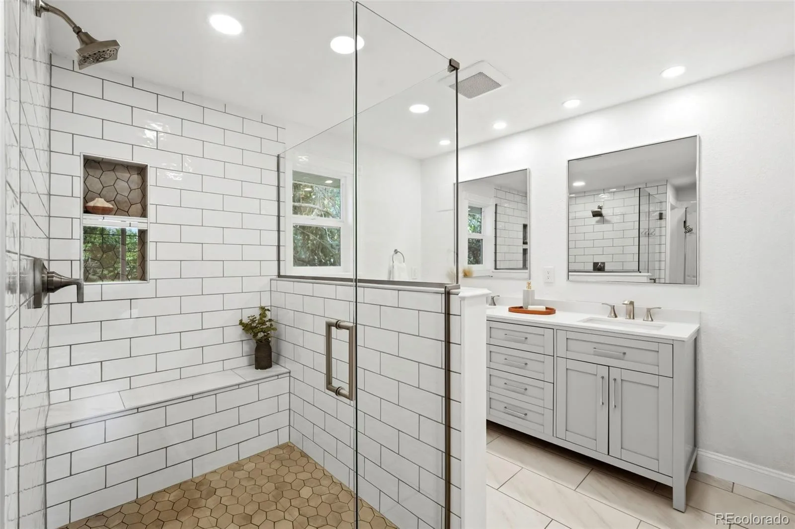 7705 E Napa Place Denver CO 80237 MLS #REC4307141 07072026034513 1600 22