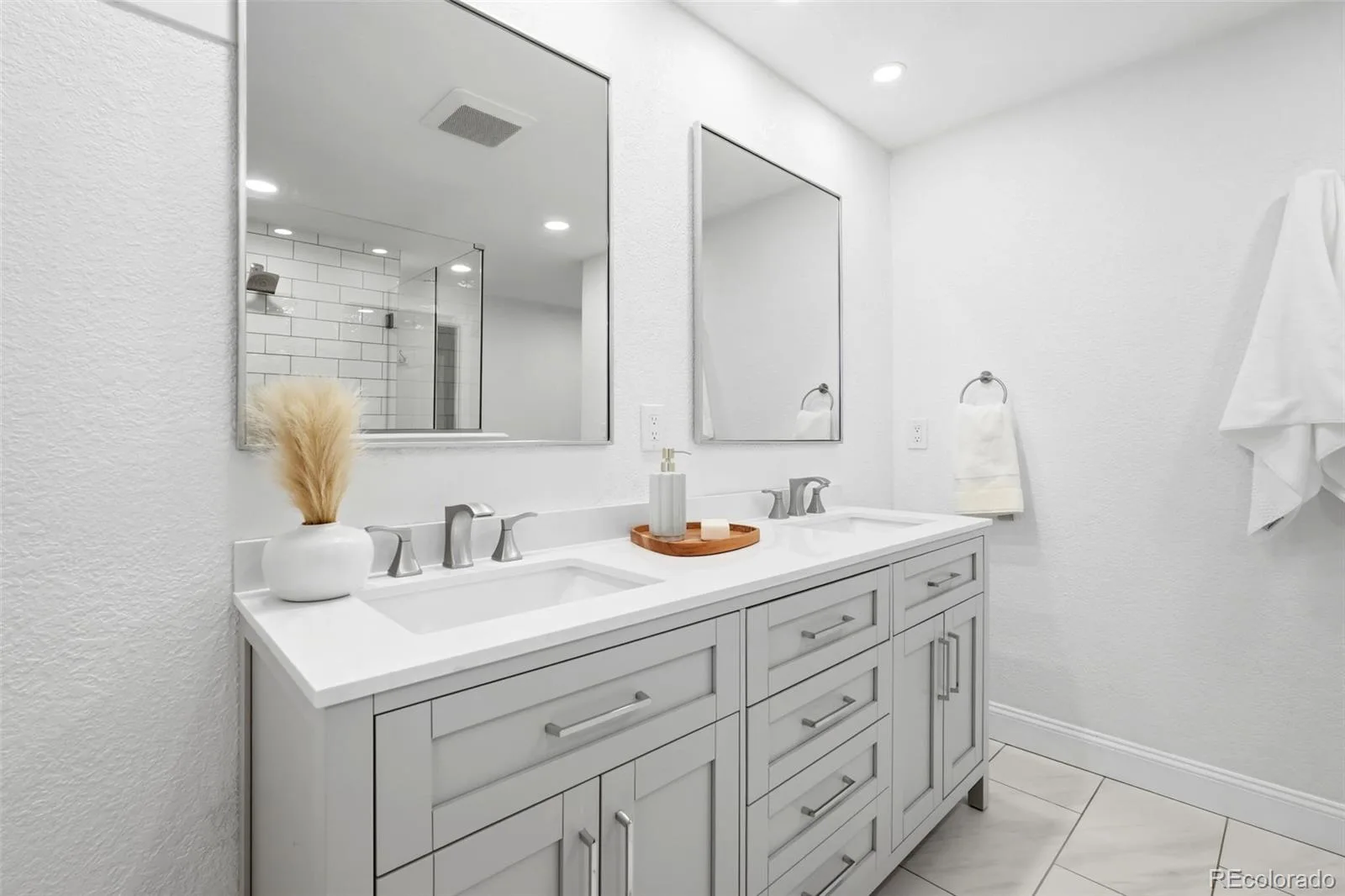 7705 E Napa Place Denver CO 80237 MLS #REC4307141 07072026034513 1600 23