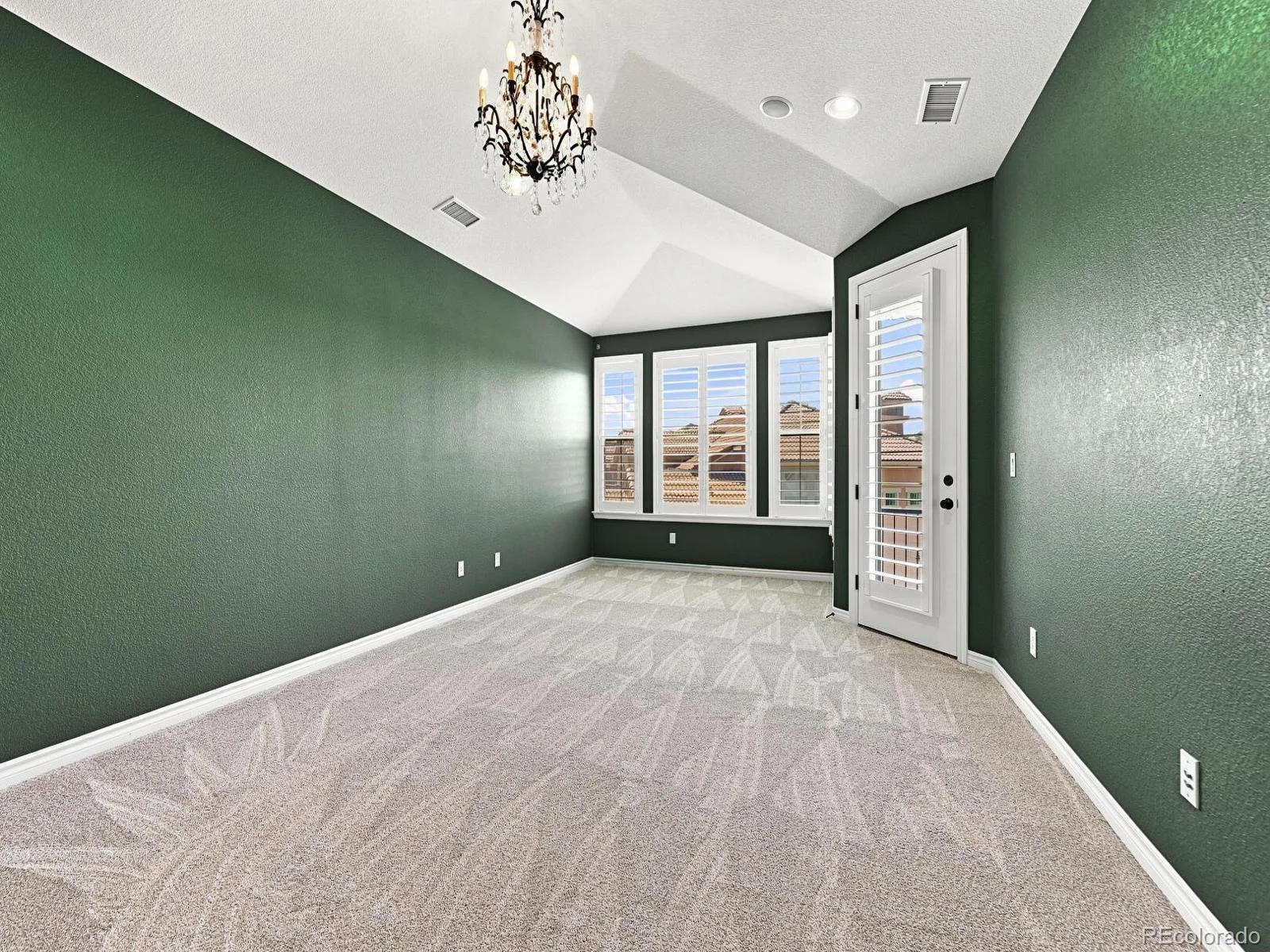 3038 Veneto Court Littleton CO 80126 | MLS #REC4307843 08142026144729 1600 19