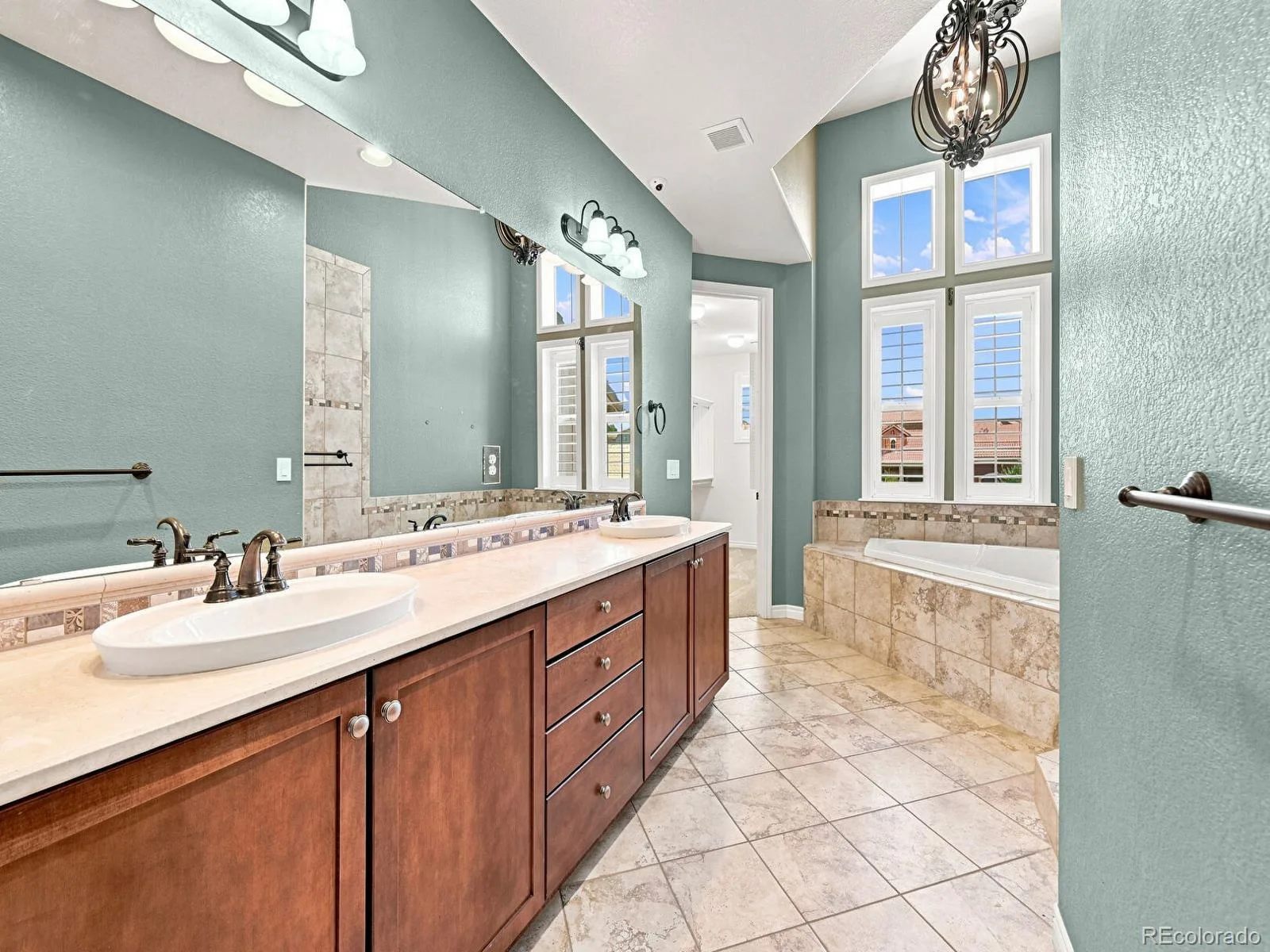 3038 Veneto Court Littleton CO 80126 | MLS #REC4307843 08142026144729 1600 20