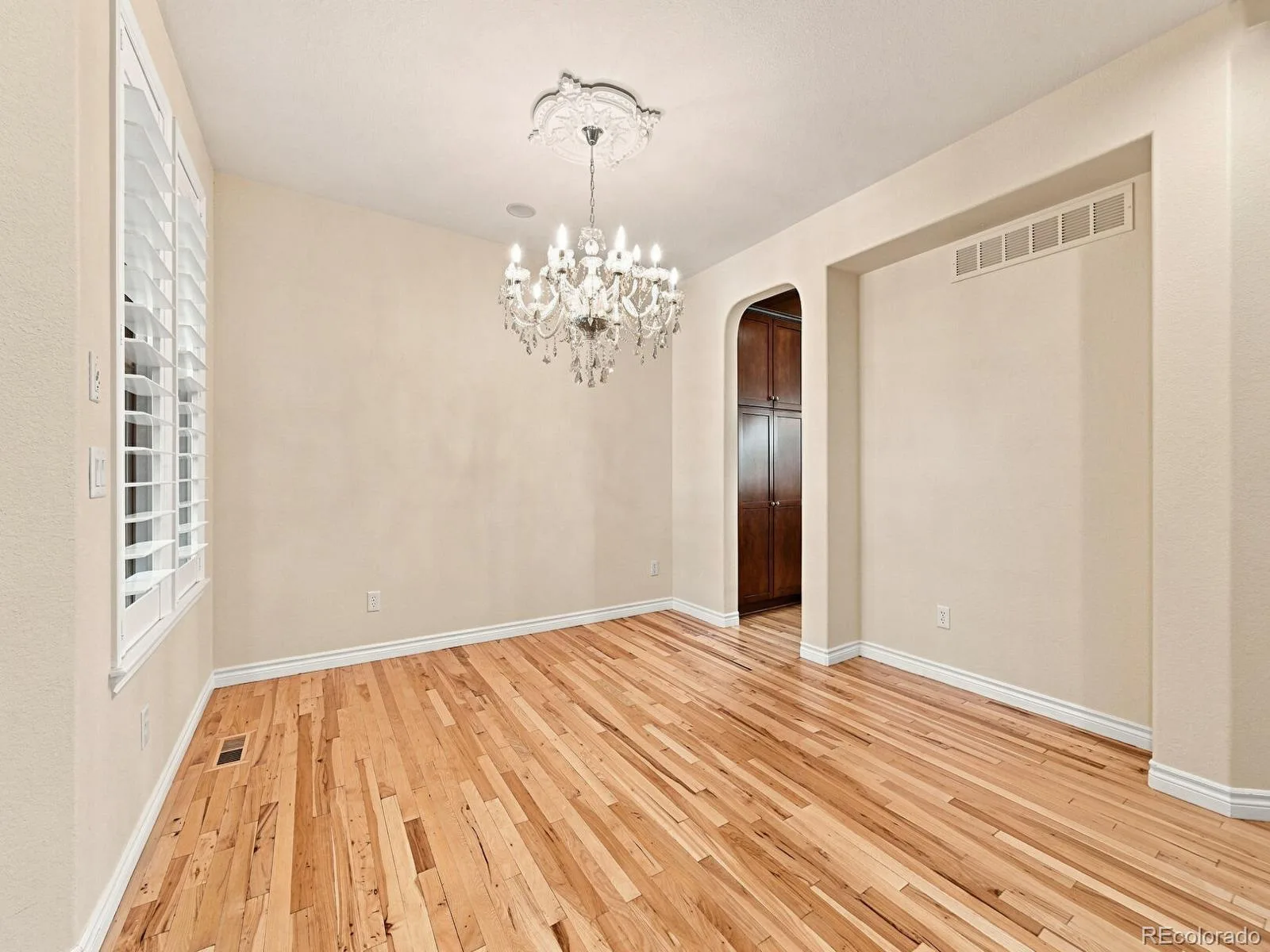 3038 Veneto Court Littleton CO 80126 | MLS #REC4307843 08142026144729 1600 6