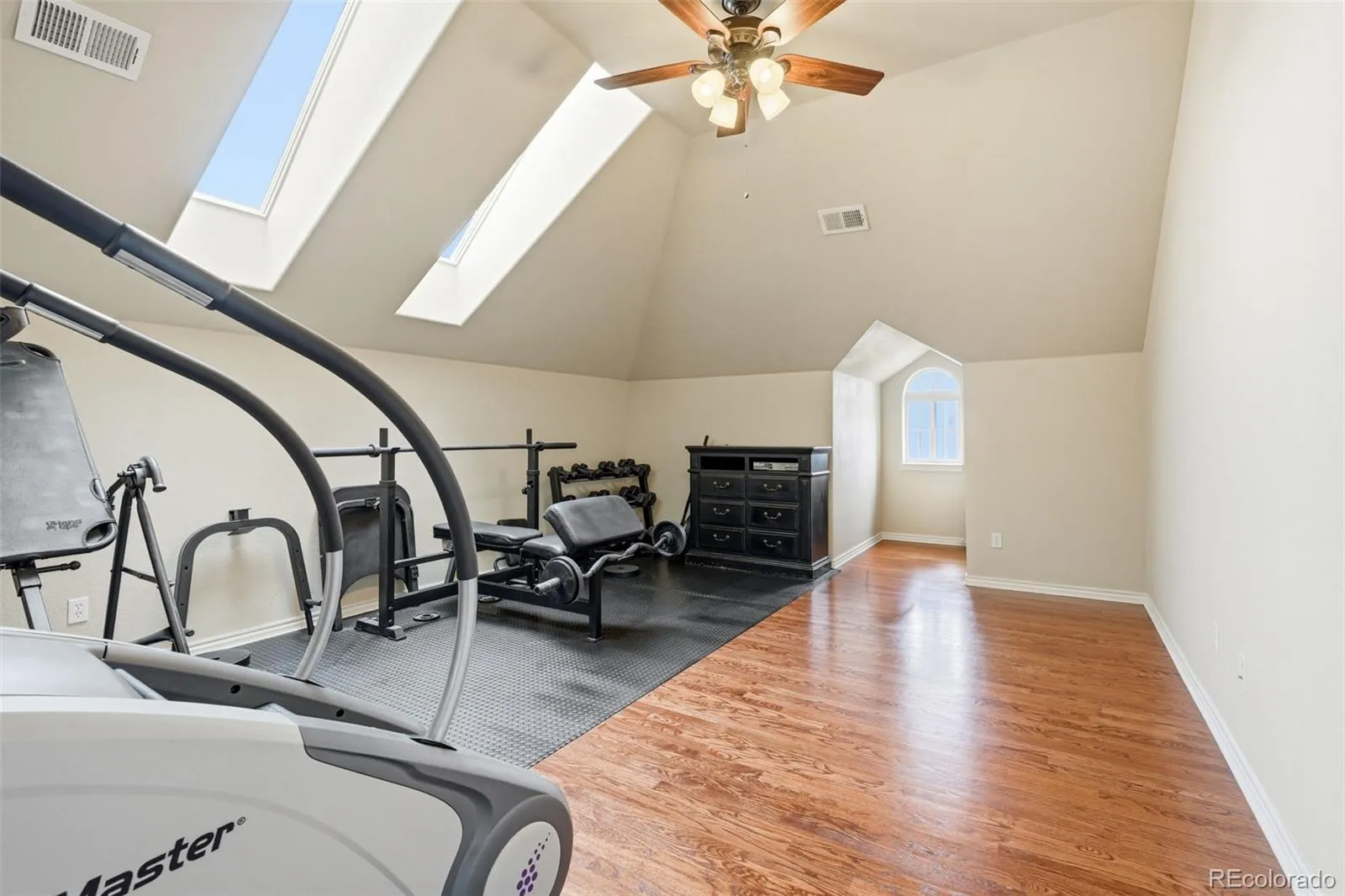 04172026200855 1600 35