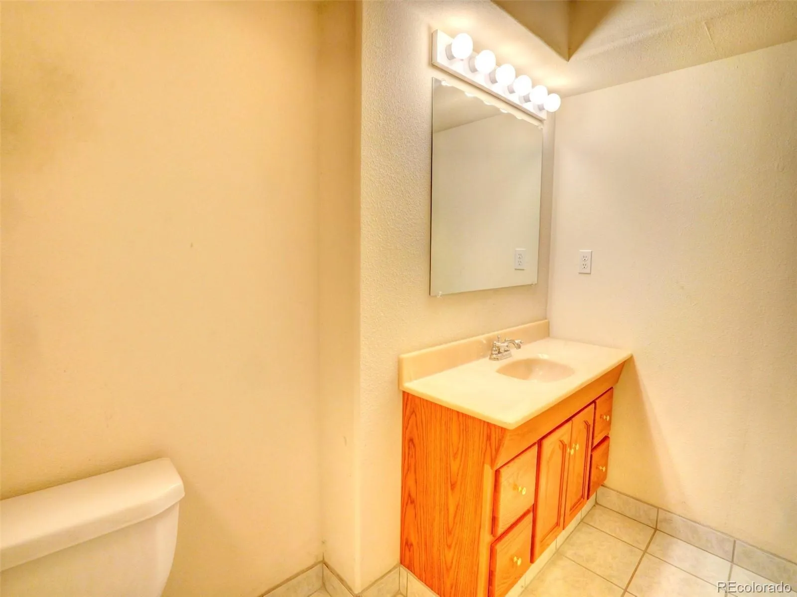 12592 E Cornell Circle Aurora CO 80014 MLS #REC4312854 05122026225605 1600 28