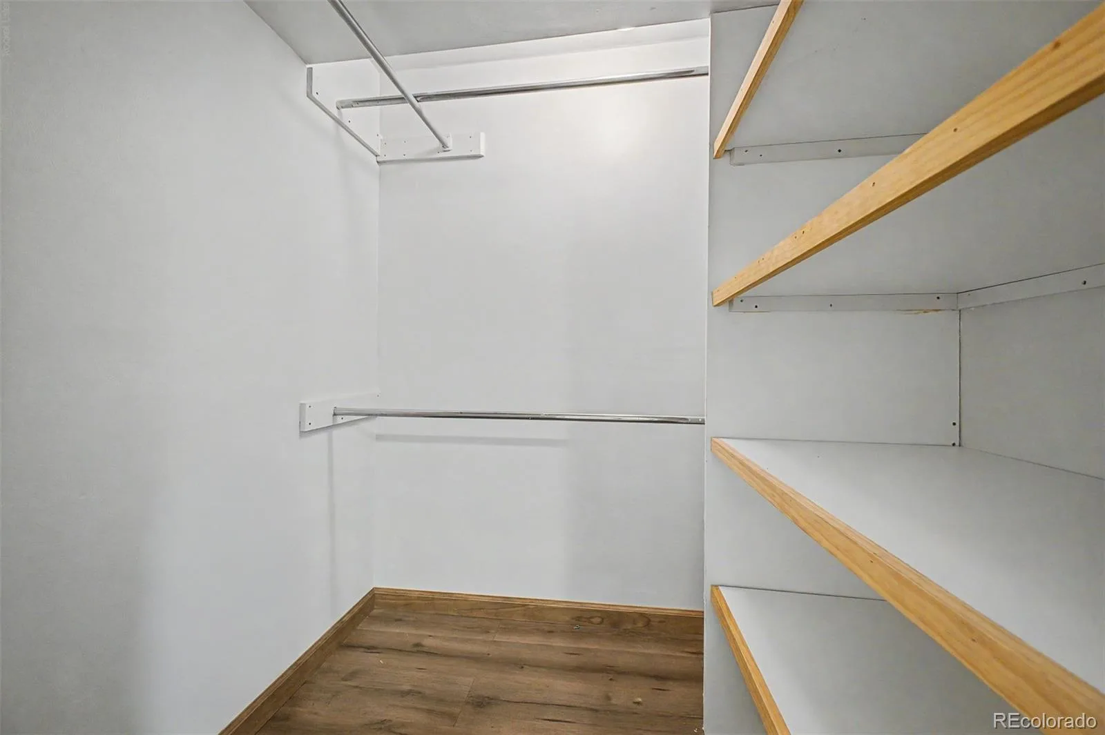 4882 S Genoa Street Centennial CO 80015 | MLS #REC4314729 07082026231117 1600 17