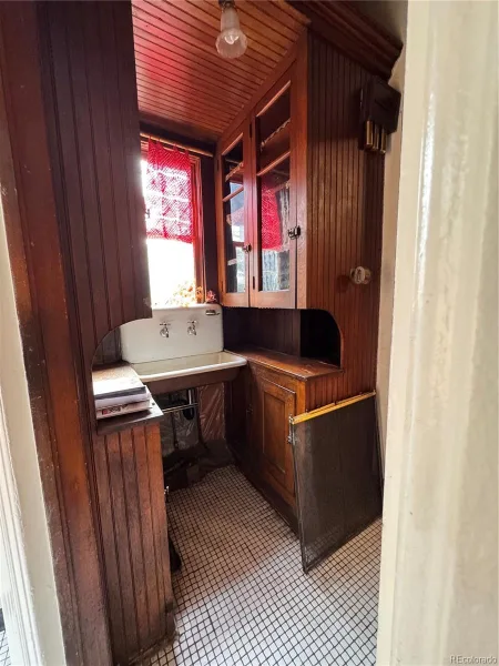 1516 Vine Street Denver CO 80206 | MLS #REC4315451 09232026182315 800 13