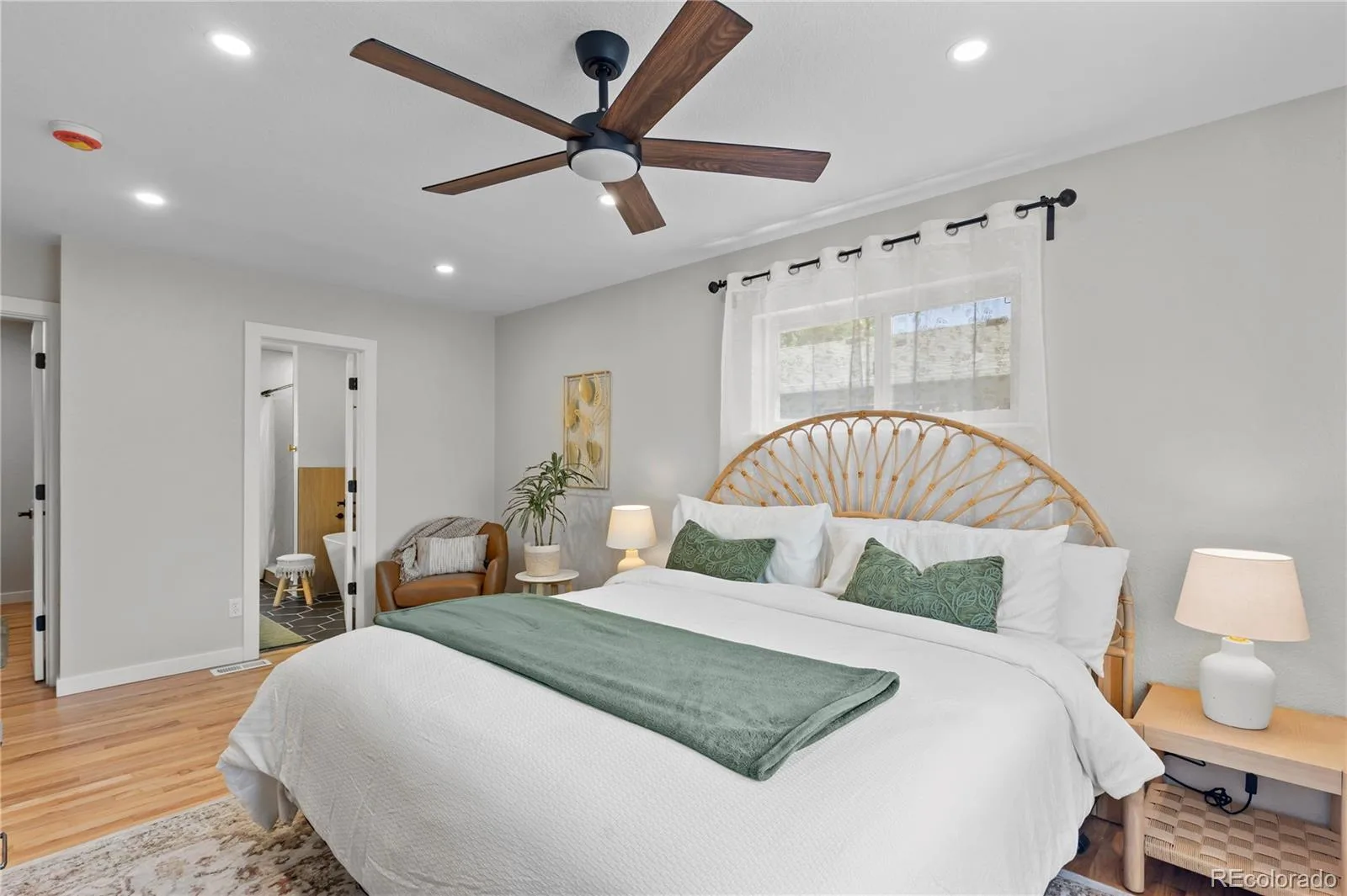 954 S Ivy Street Denver CO 80224 | MLS #REC4317088 08142026184204 1600 22