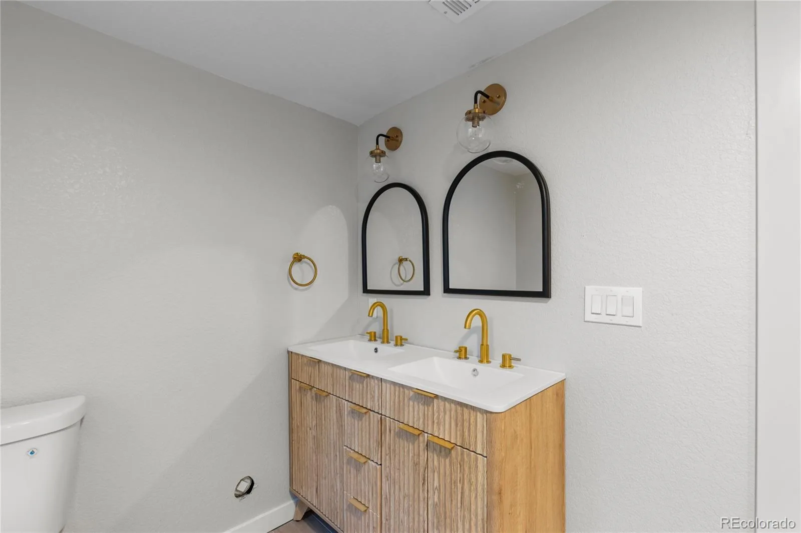 954 S Ivy Street Denver CO 80224 | MLS #REC4317088 08142026184204 1600 36