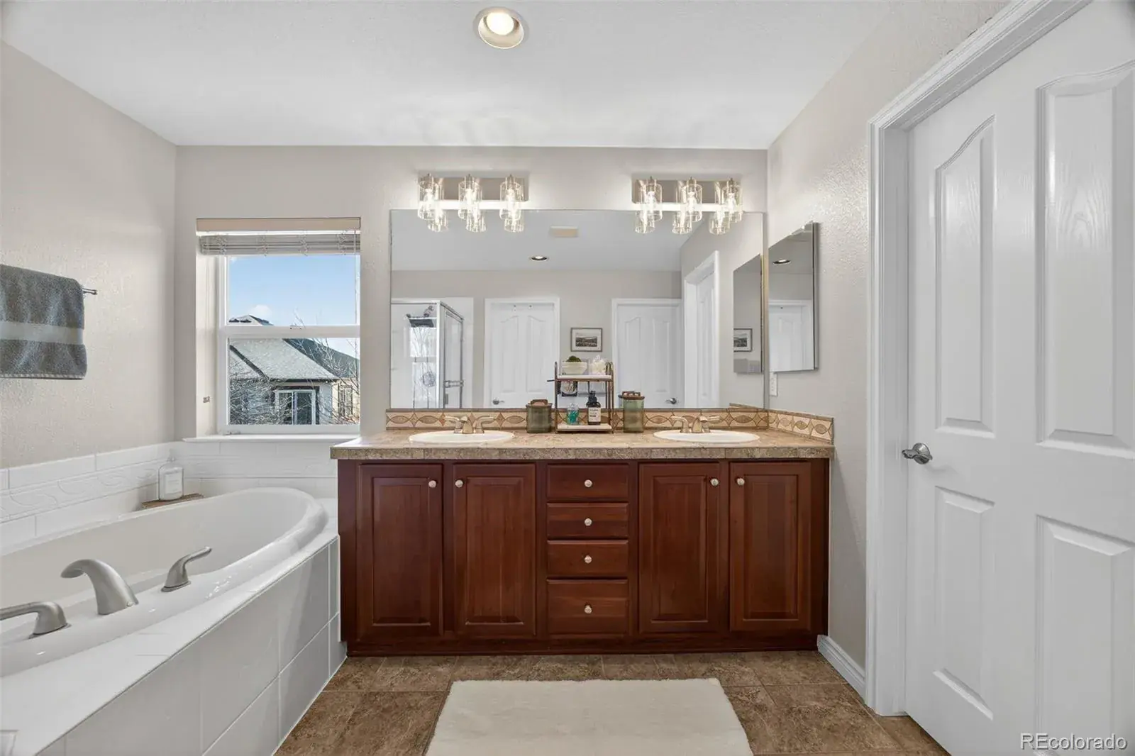 03052026155658 1600 32