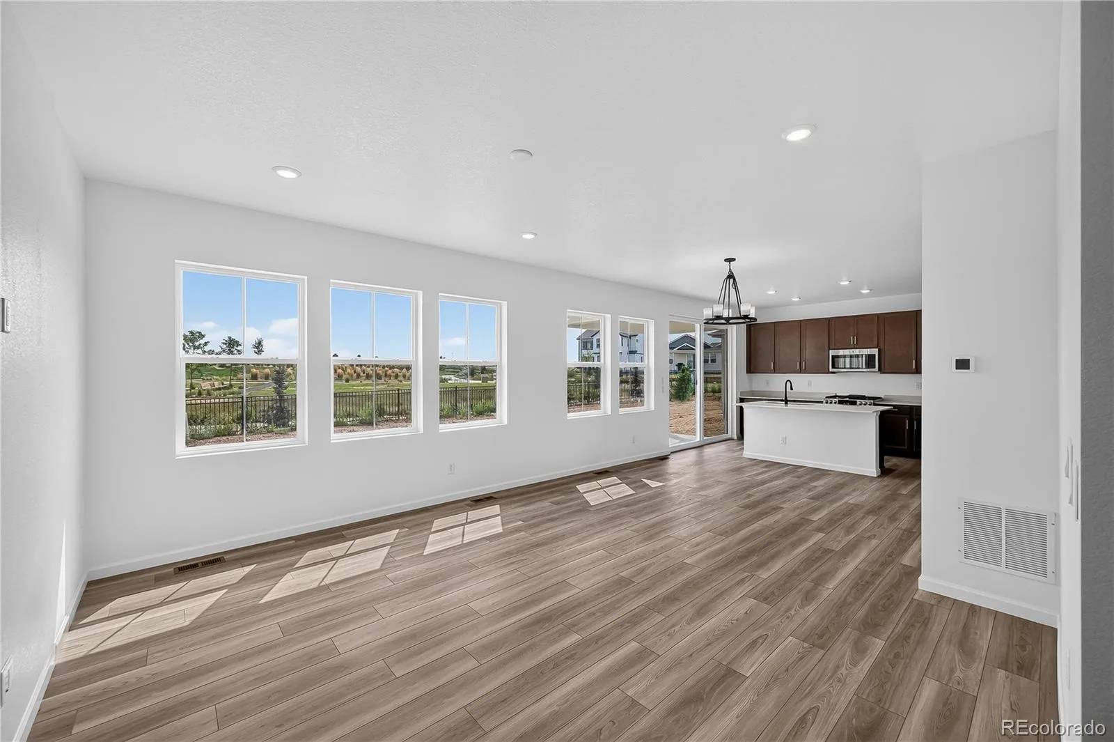 3330 N Denali Street Aurora CO 80019 | MLS #REC4320483 08102026185733 1600 1