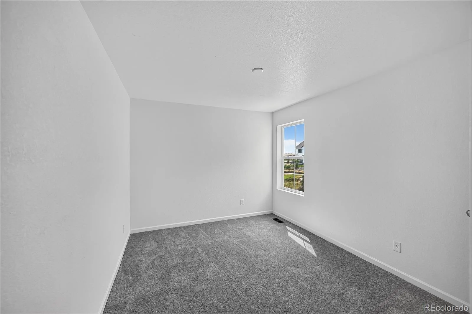 3330 N Denali Street Aurora CO 80019 | MLS #REC4320483 08102026185733 1600 17