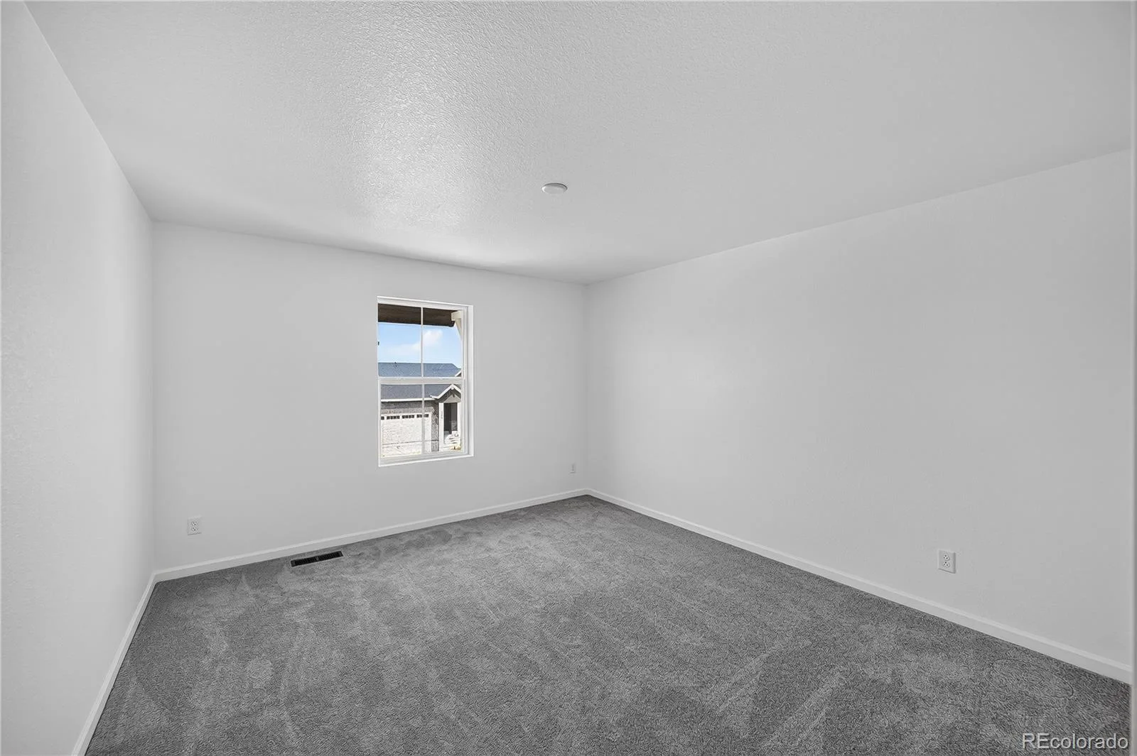 3330 N Denali Street Aurora CO 80019 | MLS #REC4320483 08102026185733 1600 18
