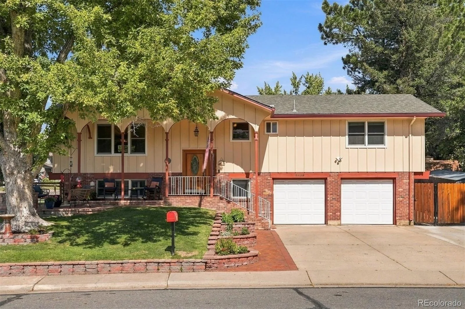 8439 W Harvard Drive Denver CO 80227 | MLS #REC4322369 09282026172550 1600 1