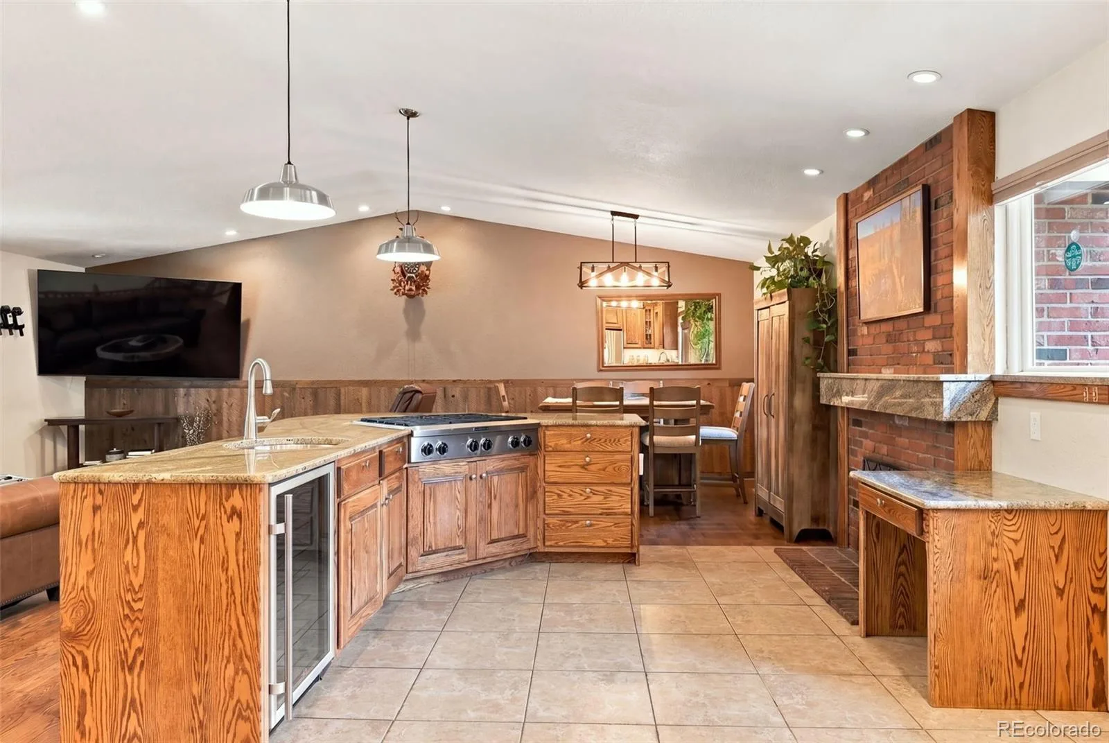 8439 W Harvard Drive Denver CO 80227 | MLS #REC4322369 09282026172550 1600 14