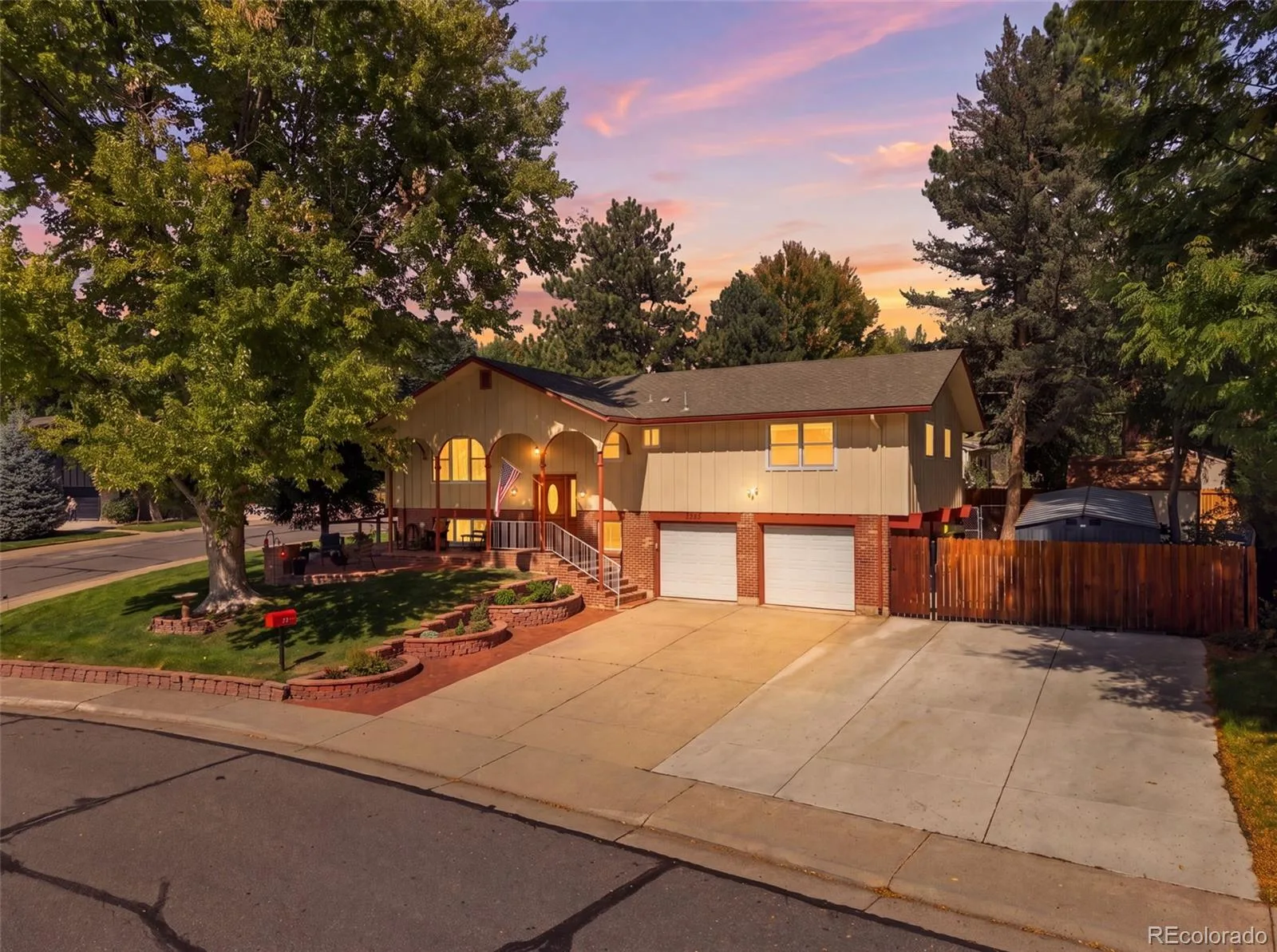 8439 W Harvard Drive Denver CO 80227 | MLS #REC4322369 09282026172550 1600 2