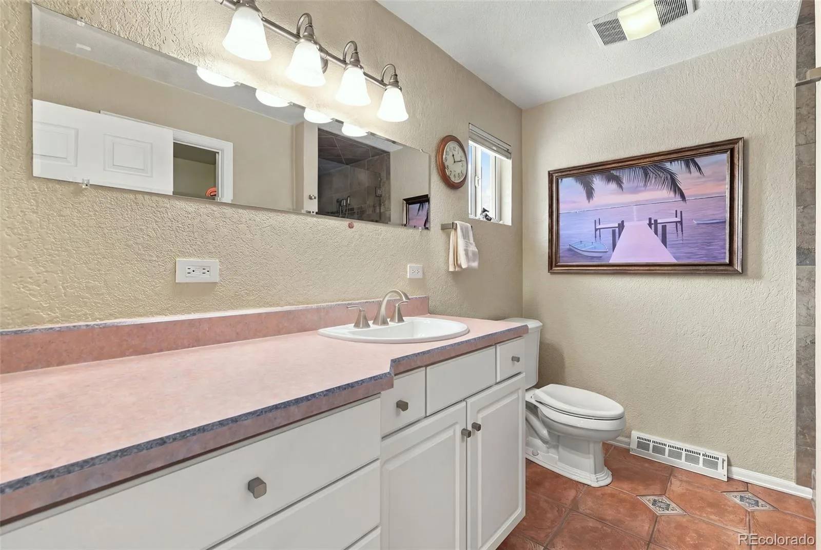 8439 W Harvard Drive Denver CO 80227 | MLS #REC4322369 09282026172550 1600 21