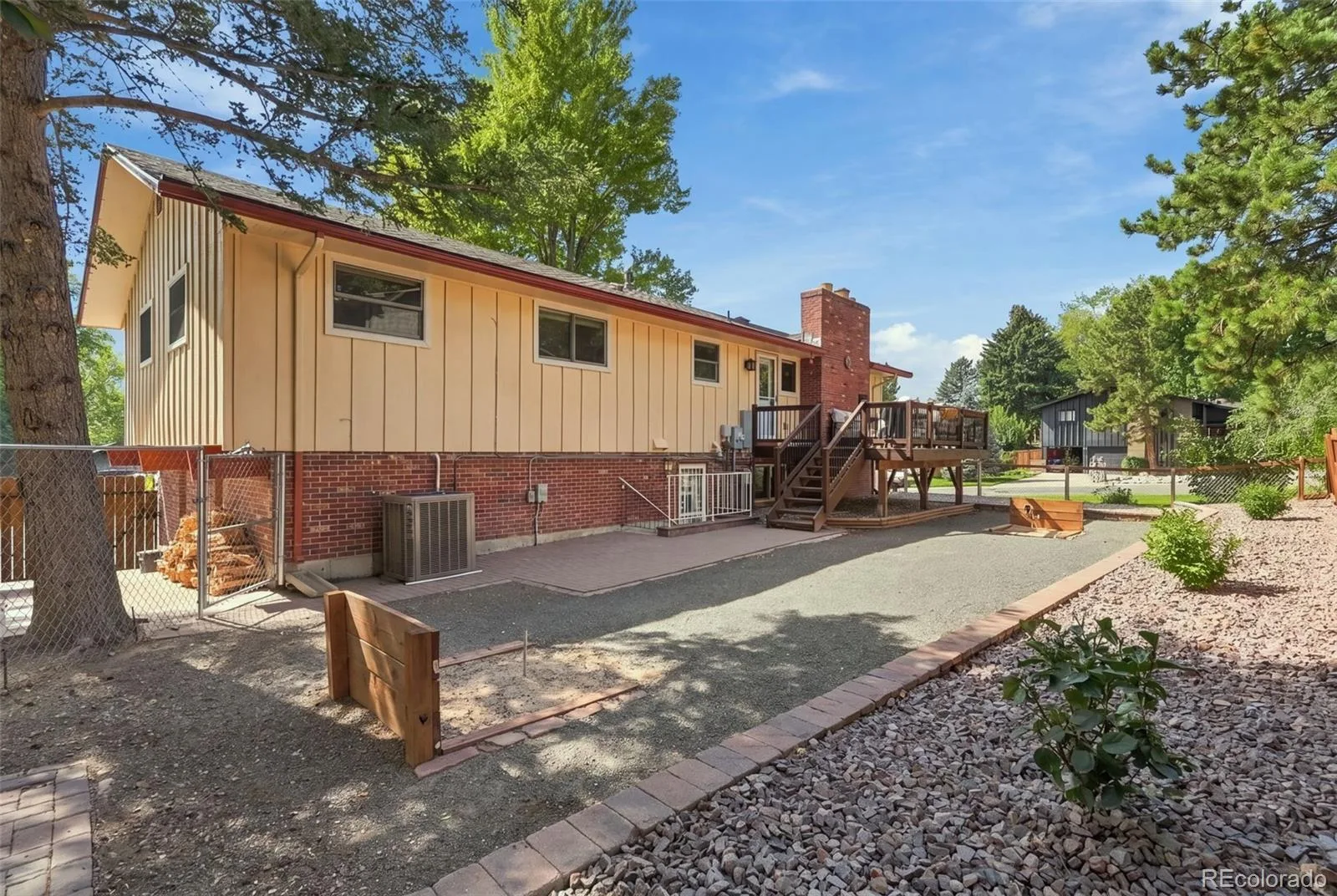 8439 W Harvard Drive Denver CO 80227 | MLS #REC4322369 09282026172550 1600 34