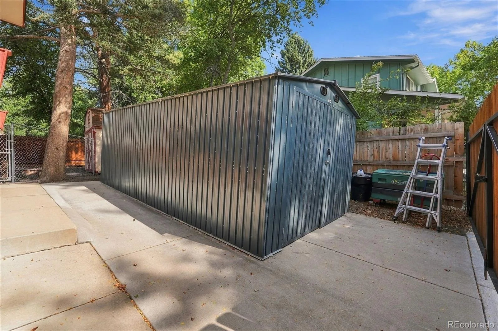 8439 W Harvard Drive Denver CO 80227 | MLS #REC4322369 09282026172550 1600 37