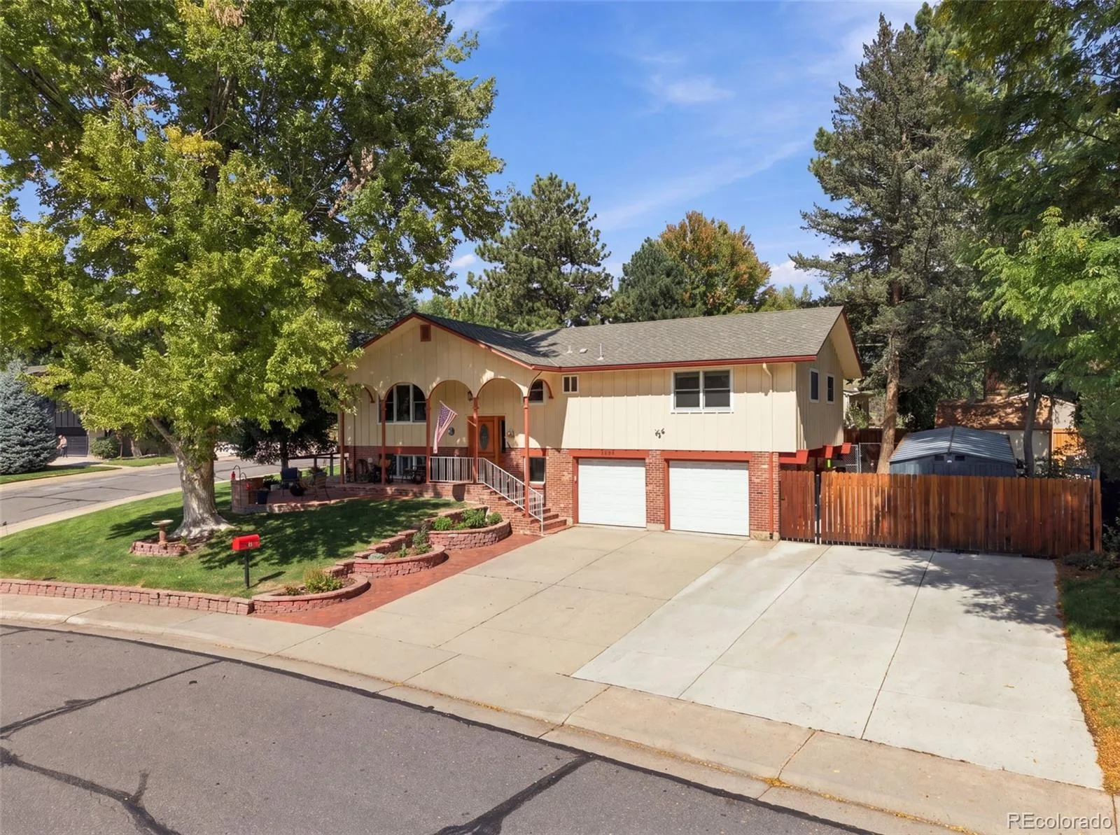8439 W Harvard Drive Denver CO 80227 | MLS #REC4322369 09282026172550 1600 4