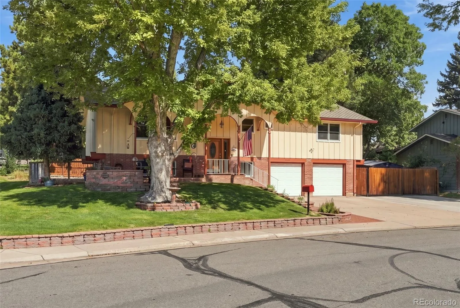 8439 W Harvard Drive Denver CO 80227 | MLS #REC4322369 09282026172550 1600 6
