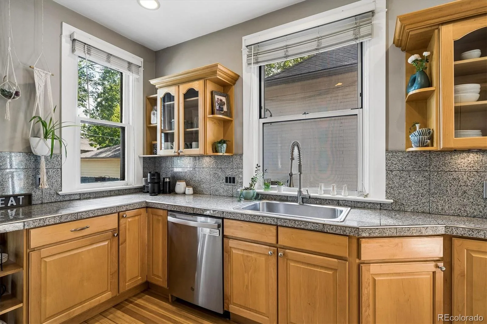 844 S Washington Street Denver CO 80209 | MLS #REC4324679 09232026065151 1600 15