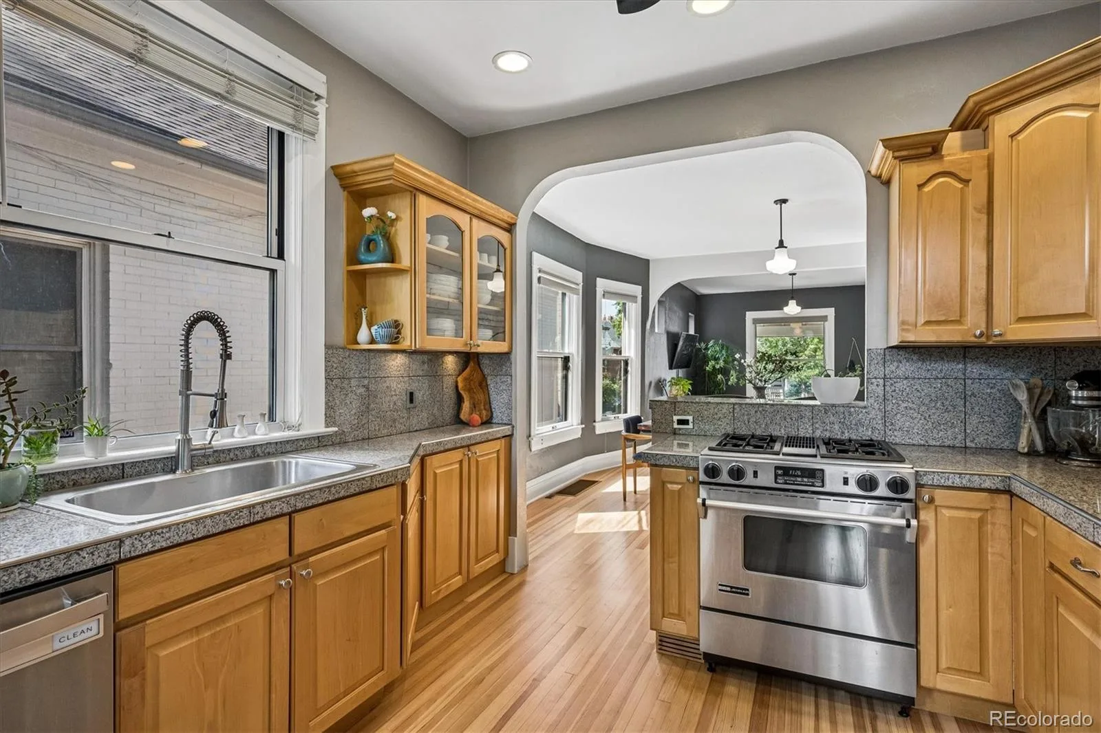 844 S Washington Street Denver CO 80209 | MLS #REC4324679 09232026065151 1600 16