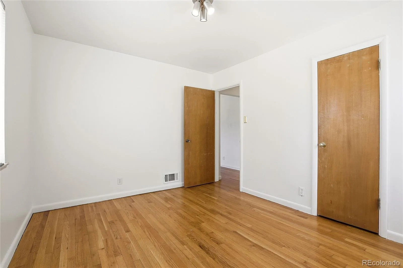7115 E 6th Avenue Parkway Denver CO 80220 MLS #REC4327529 06172026234006 1600 14