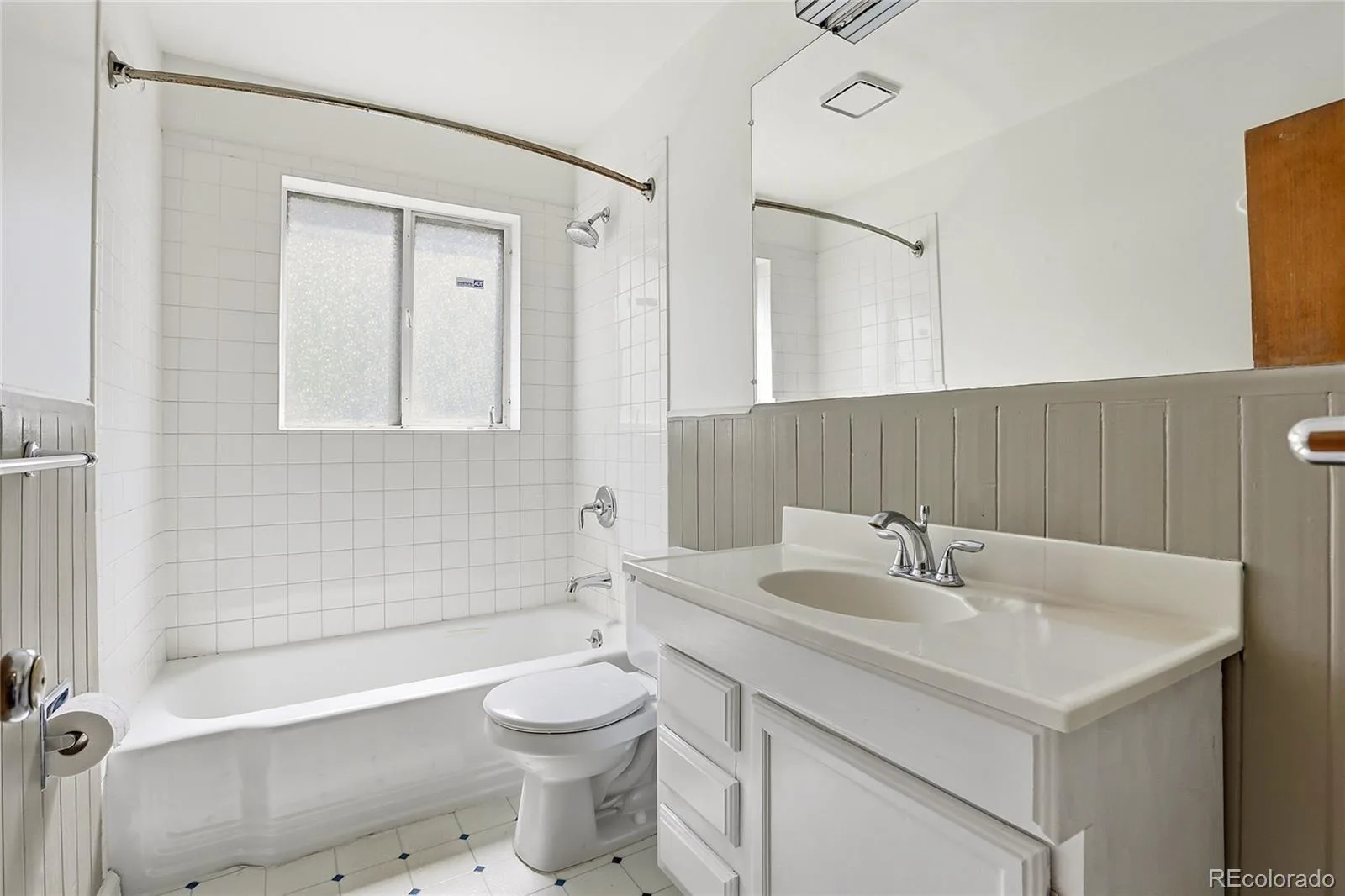 7115 E 6th Avenue Parkway Denver CO 80220 MLS #REC4327529 06172026234006 1600 17