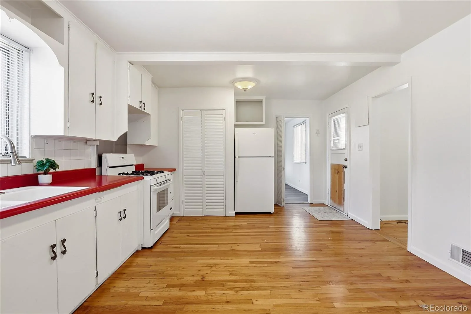 7115 E 6th Avenue Parkway Denver CO 80220 MLS #REC4327529 06172026234006 1600 9