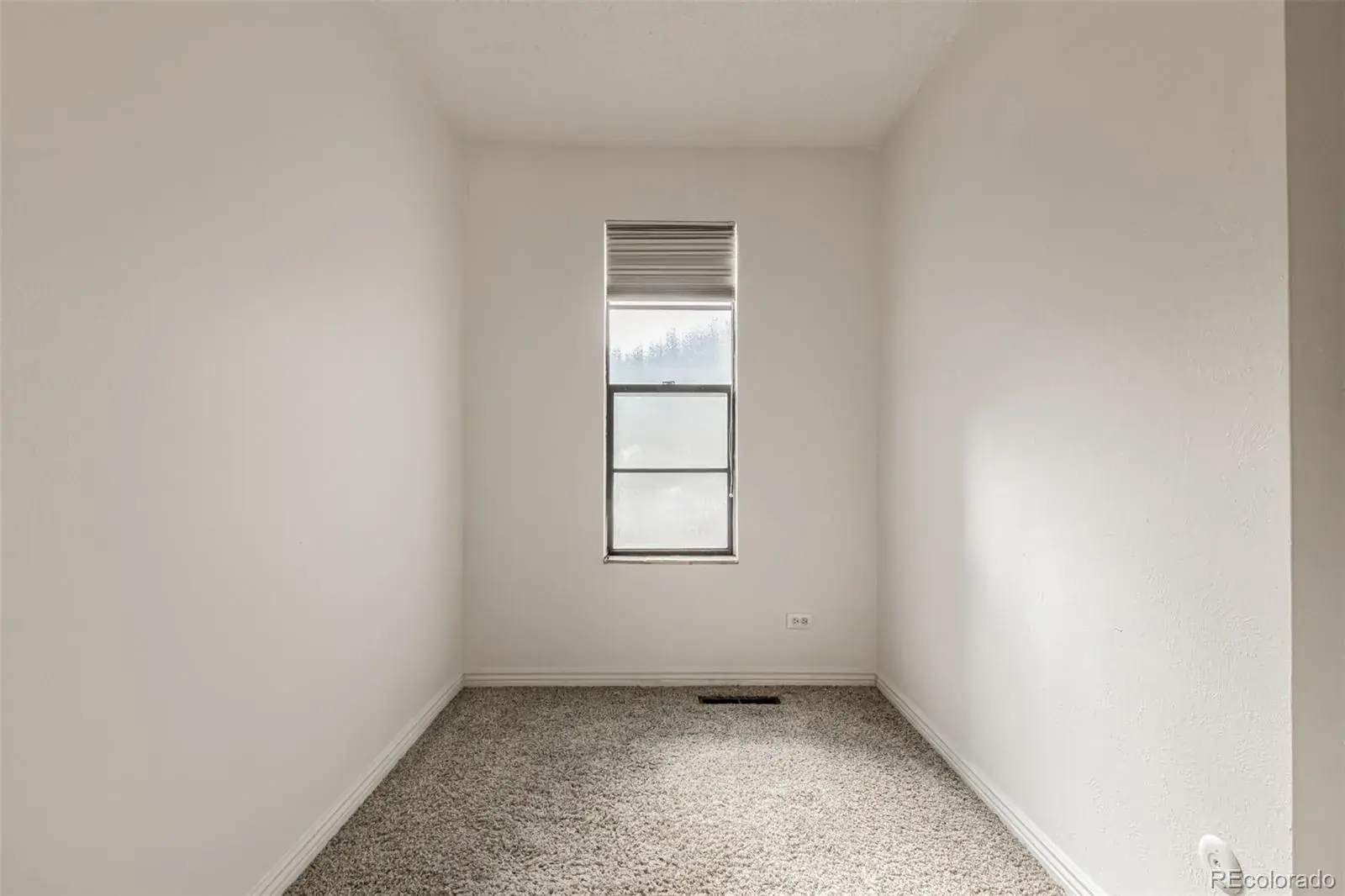 01122026220044 1600 27