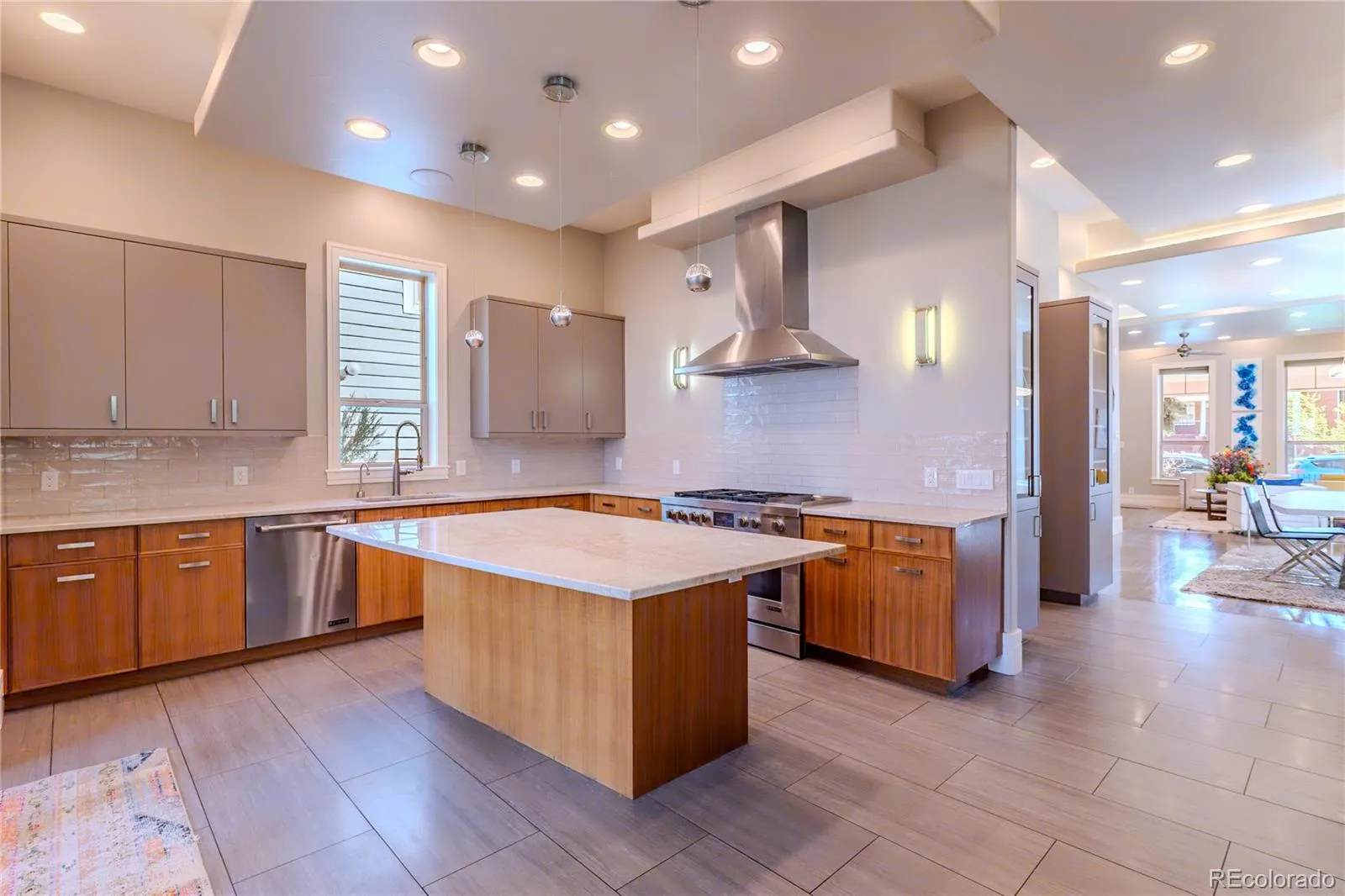 1745 N Emerson Street Denver CO 80218 MLS #REC4330659 04302026191102 1600 10