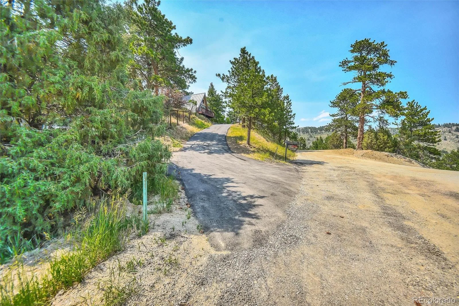 819 Hyland Drive Evergreen CO 80439 | MLS #REC4333569 06252026141553 1600 37