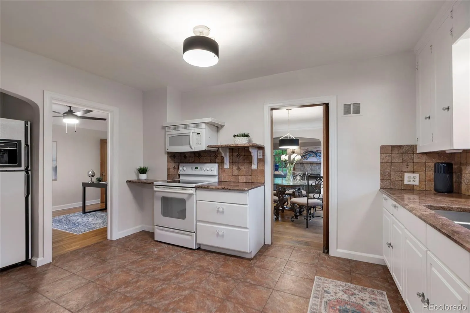 725 Monaco Parkway Denver CO 80220 MLS #REC4334735 05162026211655 1600 19
