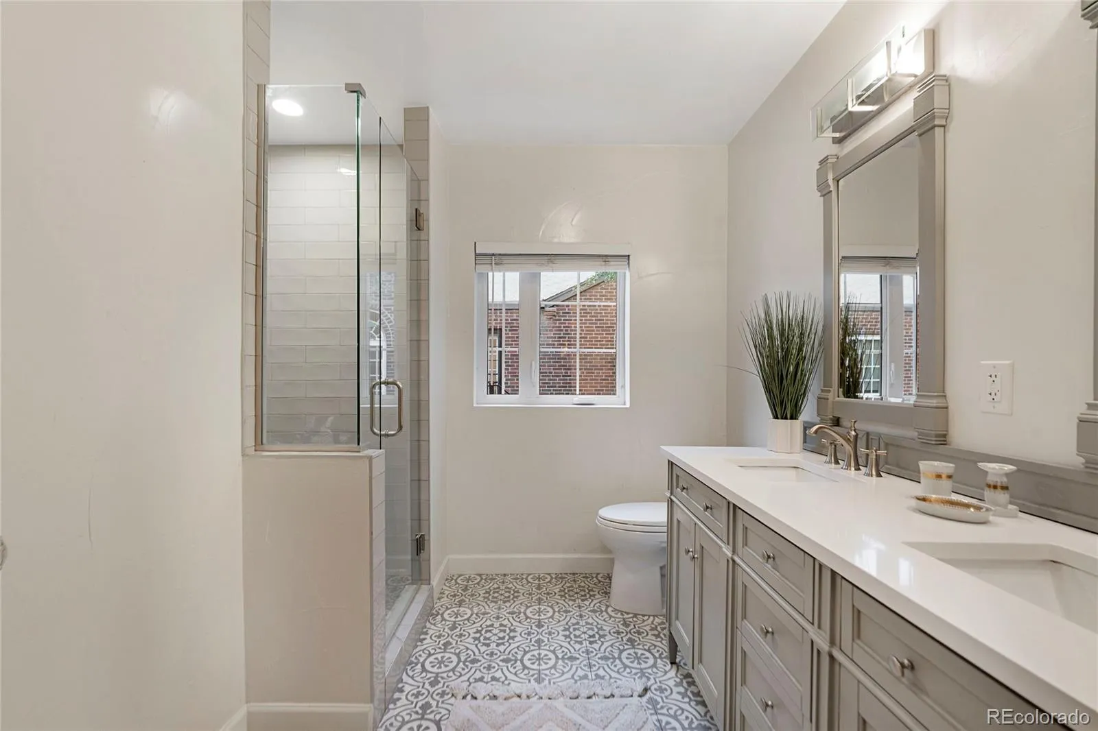 725 Monaco Parkway Denver CO 80220 MLS #REC4334735 05162026211655 1600 24