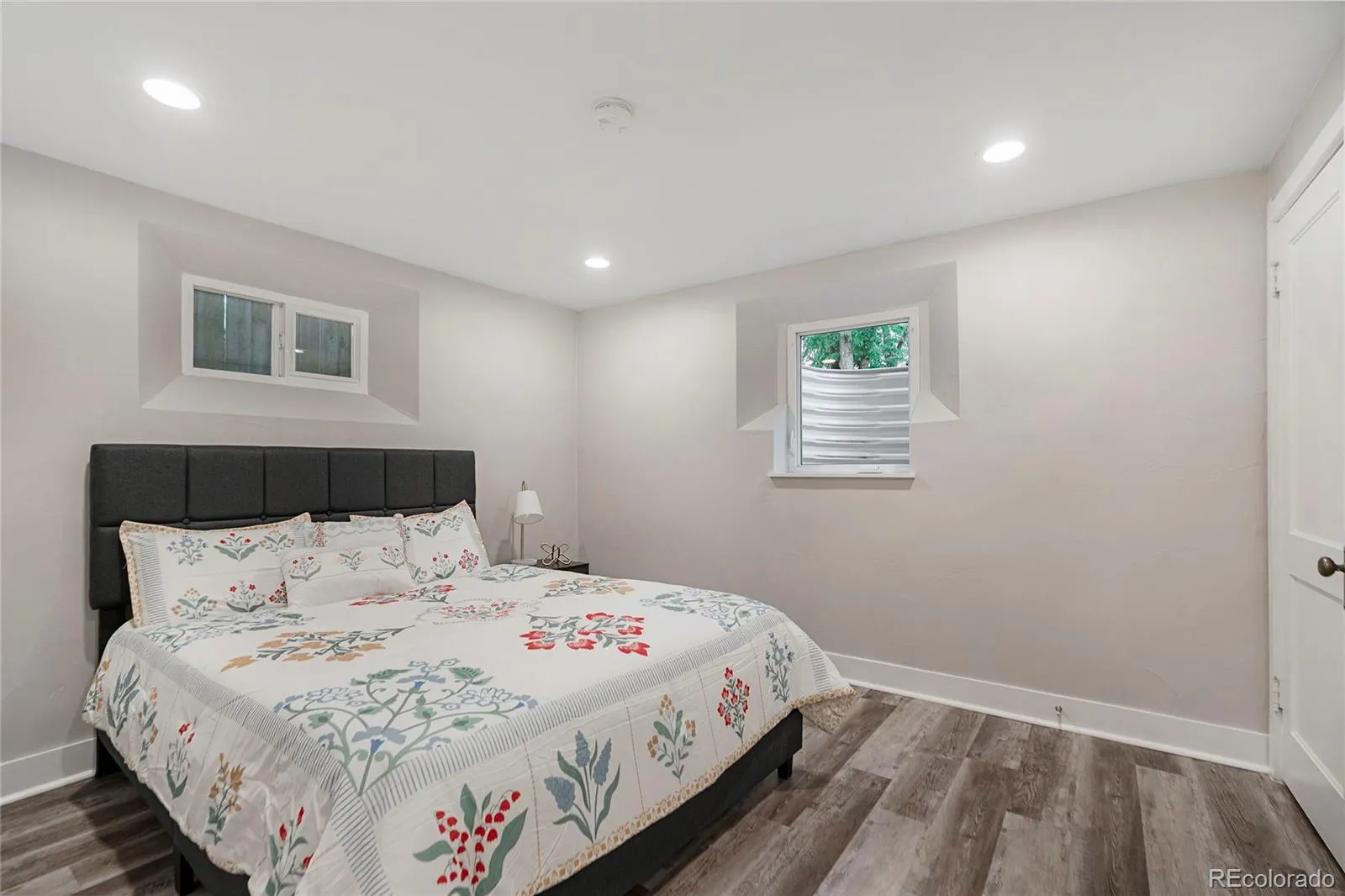 725 Monaco Parkway Denver CO 80220 MLS #REC4334735 05162026211655 1600 30