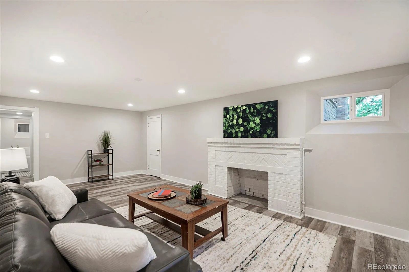 725 Monaco Parkway Denver CO 80220 MLS #REC4334735 05162026211655 1600 32