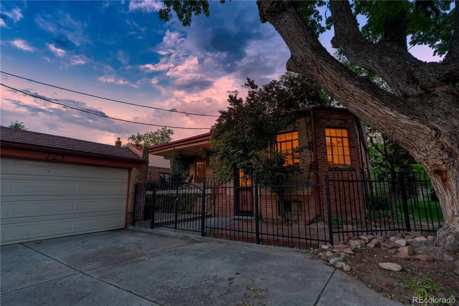 725 Monaco Parkway Denver CO 80220 MLS #REC4334735 05162026211655 1600 39