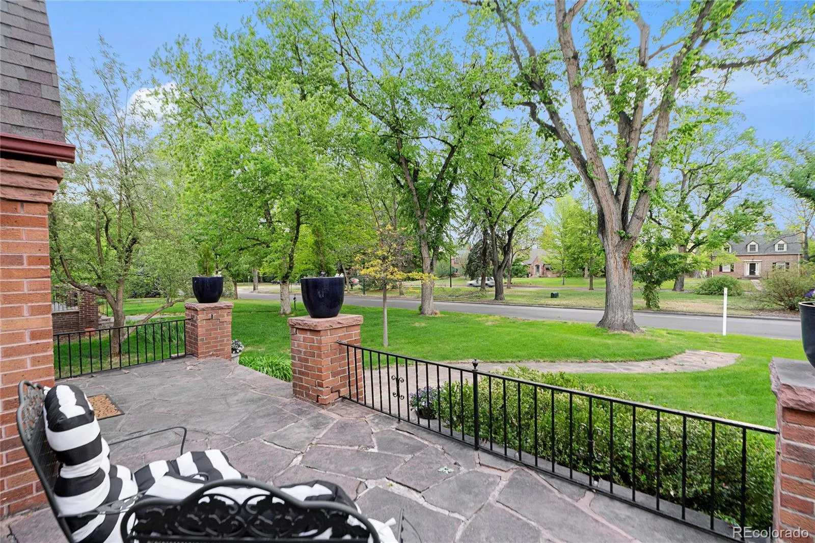 725 Monaco Parkway Denver CO 80220 MLS #REC4334735 05162026211655 1600 4