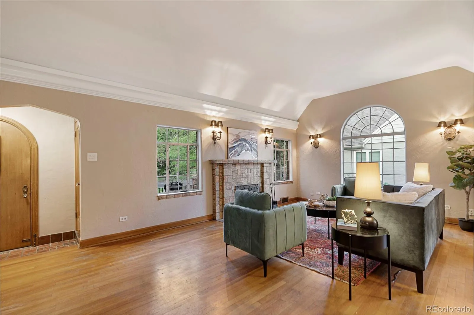 725 Monaco Parkway Denver CO 80220 MLS #REC4334735 05162026211655 1600 7