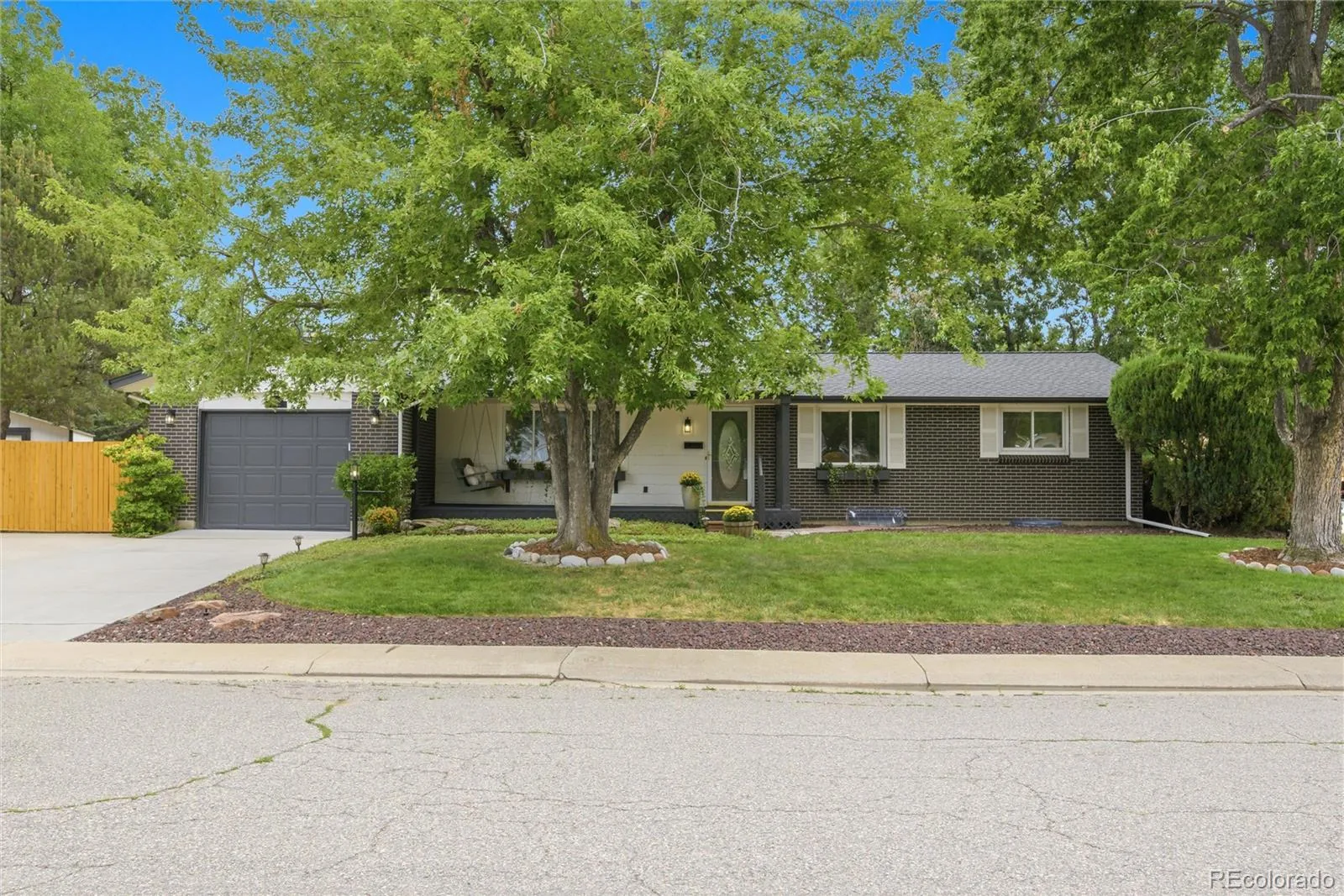 6902 Oak Way Arvada CO 80004 | MLS #REC4344475 08212026005222 1600 1