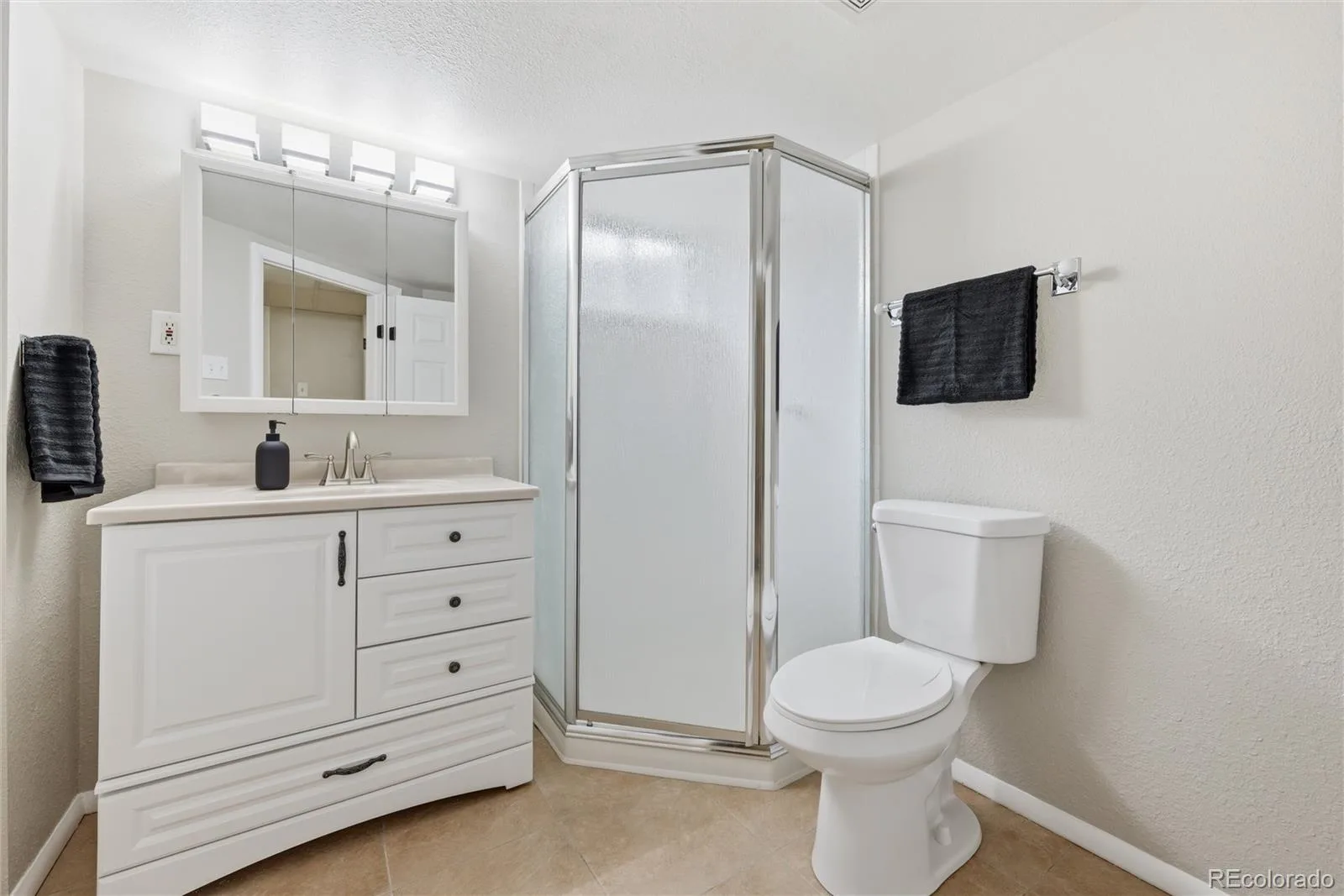 6902 Oak Way Arvada CO 80004 | MLS #REC4344475 08212026005222 1600 33