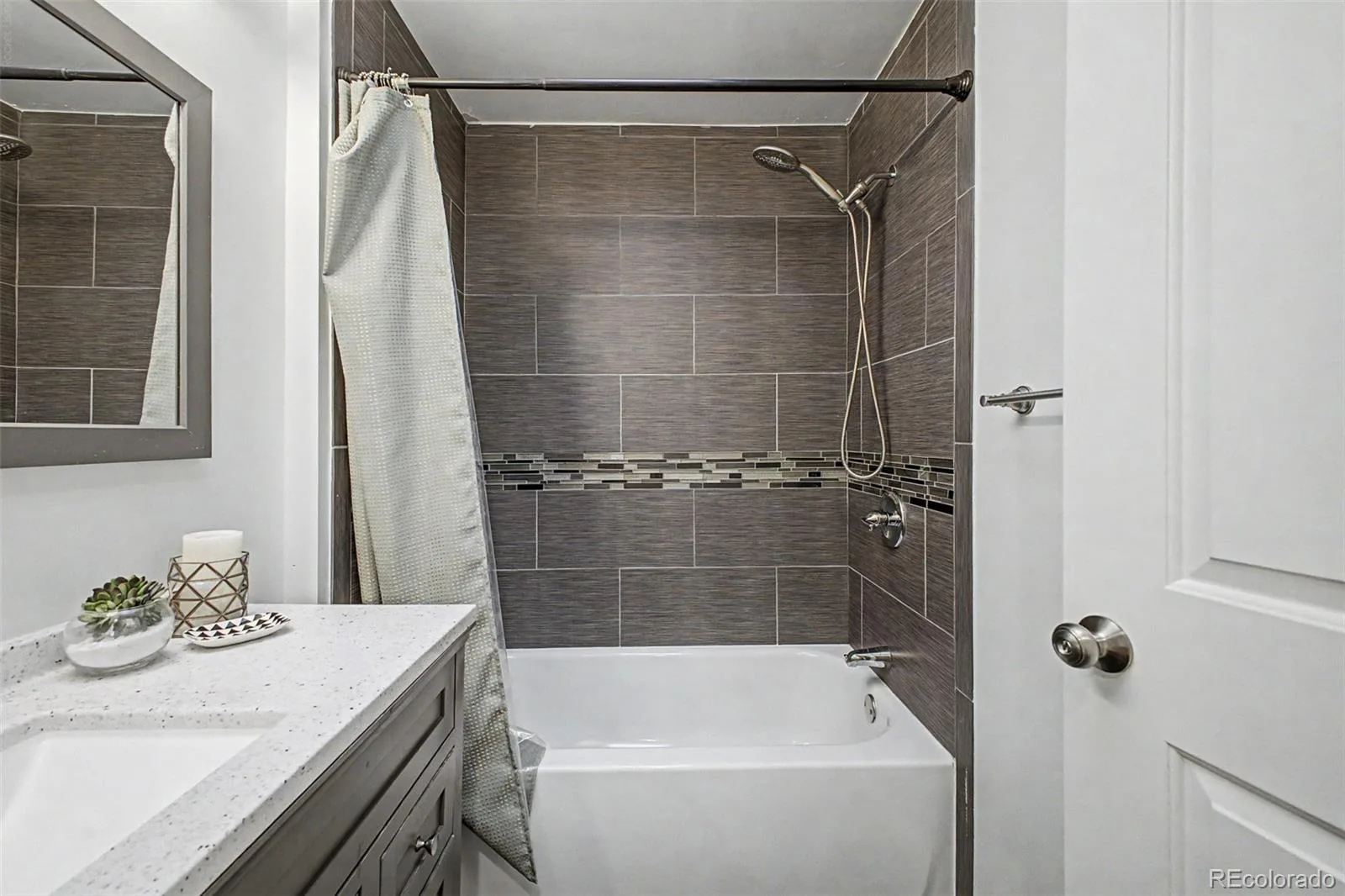 3076 S Holly Place Denver CO 80222 | MLS #REC4351515 08052026221544 1600 15