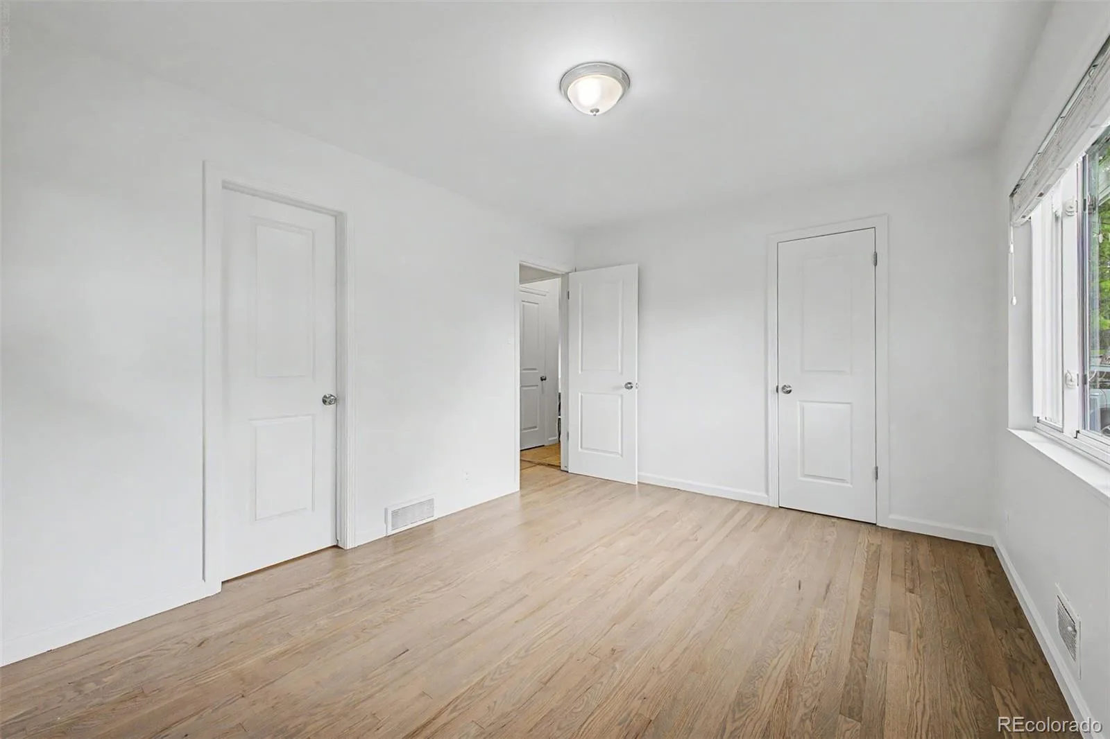 3076 S Holly Place Denver CO 80222 | MLS #REC4351515 08052026221544 1600 22