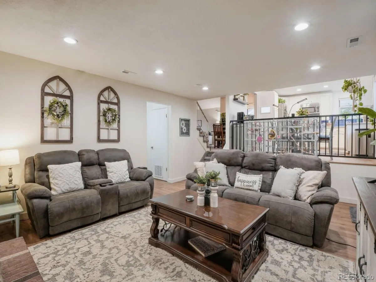 8883 W Quarto Avenue Littleton CO 80128 MLS #REC4352861 05202026222355 1200 14