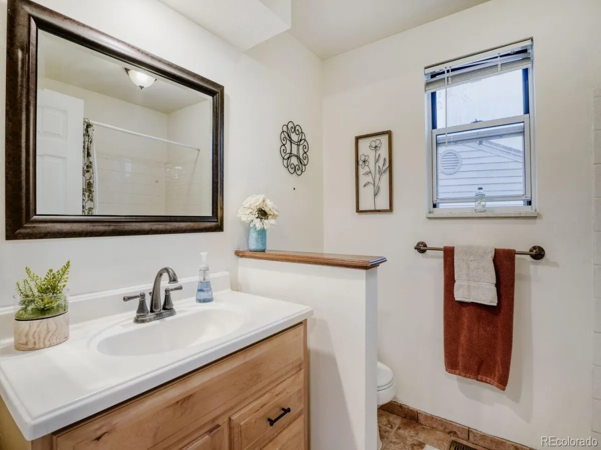 8883 W Quarto Avenue Littleton CO 80128 MLS #REC4352861 05202026222355 1200 18