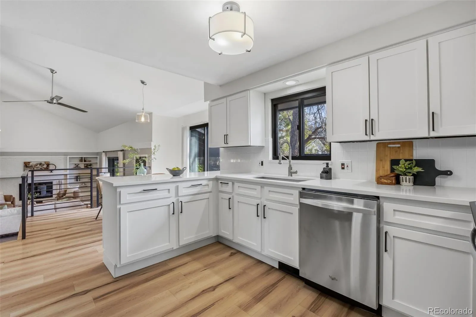 04102026215524 1600 11